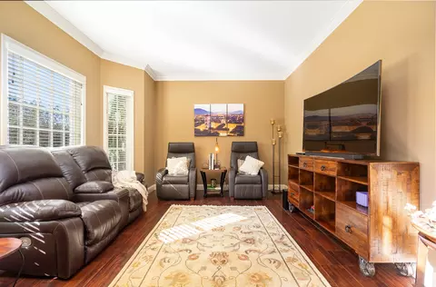 Living - 13237 Lakeshore Dr, Plainfield, IL 60585 photo 4 of 6