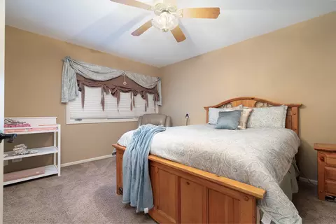 Bedroom - 13237 Lakeshore Dr, Plainfield, IL 60585 photo 4 of 4