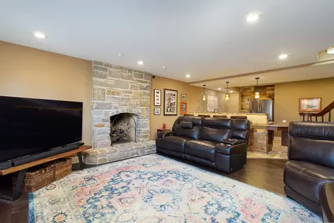 Living - 13237 Lakeshore Dr, Plainfield, IL 60585 photo 6 of 6