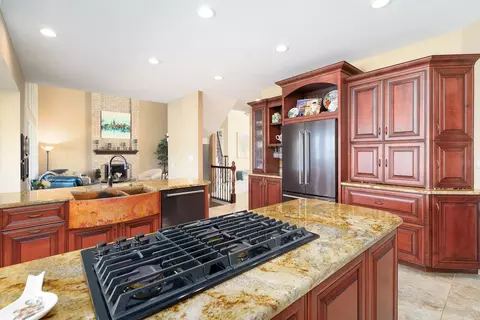 Kitchen - 13237 Lakeshore Dr, Plainfield, IL 60585 photo 2 of 5