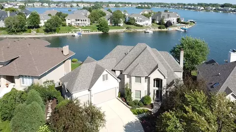 13237 Lakeshore Dr, Plainfield, IL 60585