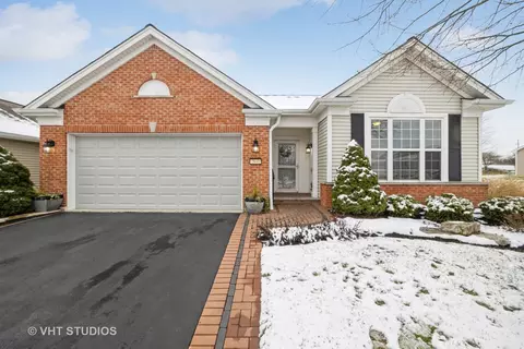 2841 Cascade Falls Cir, Elgin, IL 60124