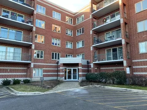 6441 W Warner Ave #215, Chicago, IL 60634