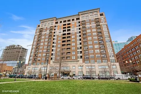849 N Franklin St #1123, Chicago, IL 60610