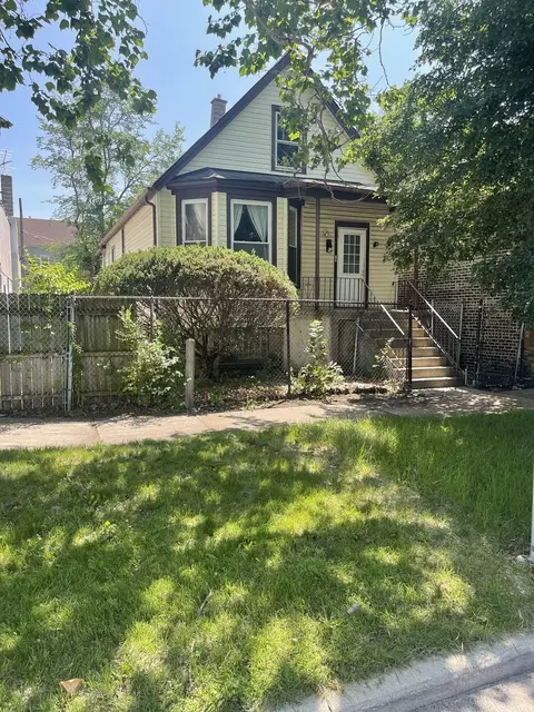 2725 E 92nd St, Chicago, IL 60617 photo 1