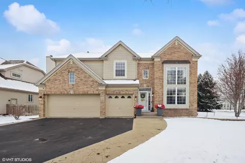 2960 Davenport Dr, West Chicago, IL 60185