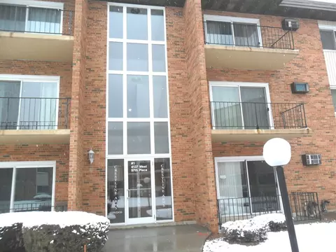 4137 W 97th Pl #310, Oak Lawn, IL 60453