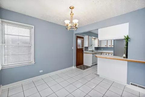 331 Triggs Ave, Elgin, IL 60123 photo 10