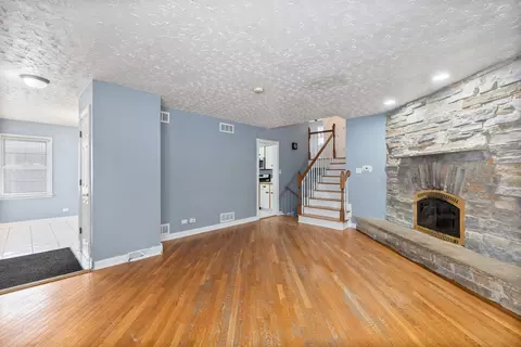 331 Triggs Ave, Elgin, IL 60123 photo 5