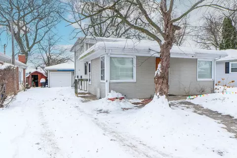 331 Triggs Ave, Elgin, IL 60123 photo 2