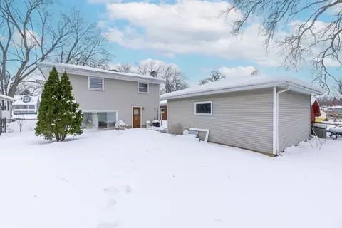 331 Triggs Ave, Elgin, IL 60123 photo 3