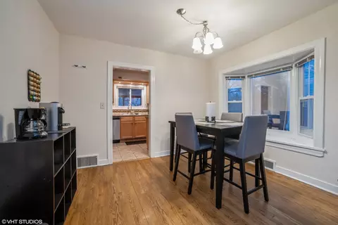 606 Morgan St, Elgin, IL 60123 photo 4