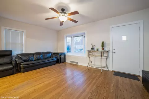 606 Morgan St, Elgin, IL 60123 photo 3