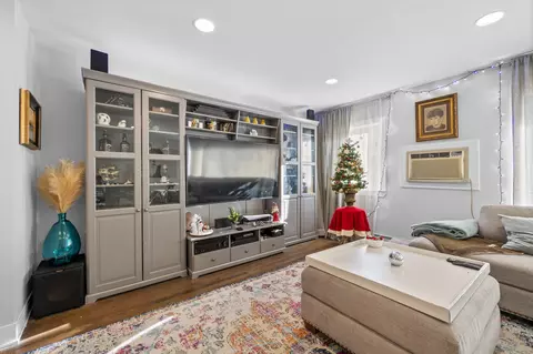 1285 E Washington St #4, Des Plaines, IL 60016 photo 5