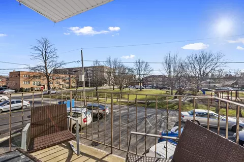 1285 E Washington St #4, Des Plaines, IL 60016 photo 12