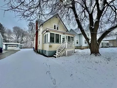 720 N 12th St, Dekalb, IL 60115
