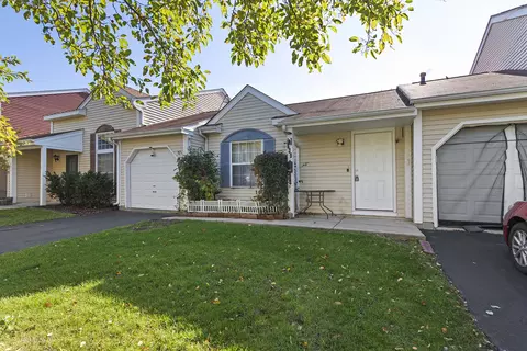 639 Pleasant Pl, Island Lake, IL 60042
