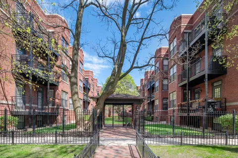 2707 N Mildred Ave #1D, Chicago, IL 60614