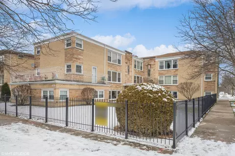 8100 W Addison St #1S, Chicago, IL 60634