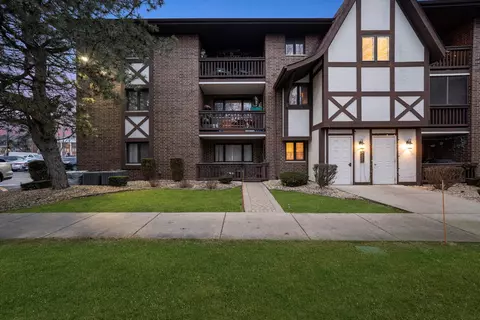 8425 W 95 Th St #16, Hickory Hills, IL 60457