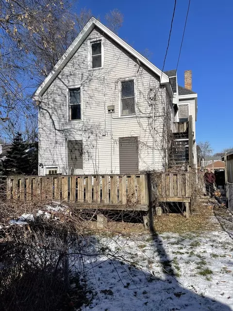 511 E Locust St, Bloomington, IL 61701 photo 2