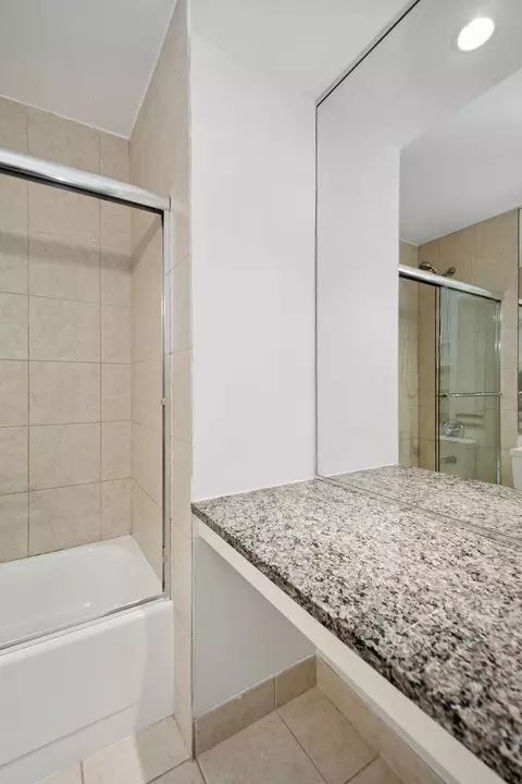 30 E Huron St #3302, Chicago, IL 60611 photo 12