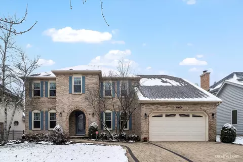 665 Chippewa Dr, Naperville, IL 60563