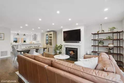 1306 N Sutton Pl, Chicago, IL 60610 photo 8