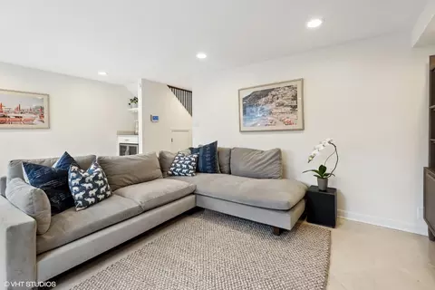 1306 N Sutton Pl, Chicago, IL 60610 photo 42
