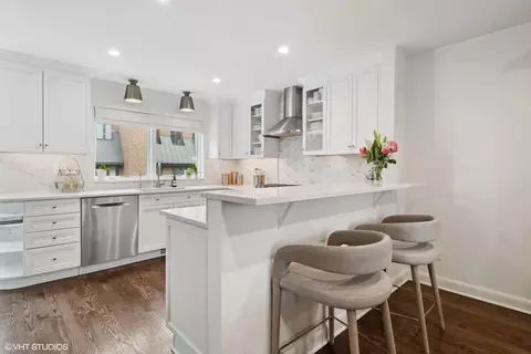 1306 N Sutton Pl, Chicago, IL 60610 photo 10