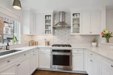 1306 N Sutton Pl, Chicago, IL 60610 photo 11