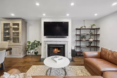 1306 N Sutton Pl, Chicago, IL 60610 photo 9