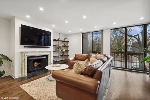 1306 N Sutton Pl, Chicago, IL 60610 photo 6
