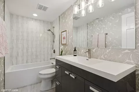 1306 N Sutton Pl, Chicago, IL 60610 photo 38