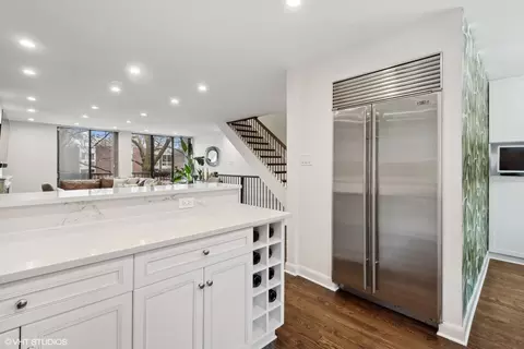 1306 N Sutton Pl, Chicago, IL 60610 photo 15