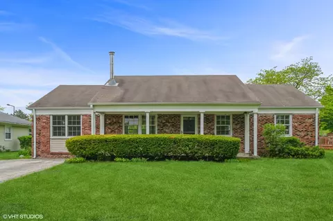 1075 Aspen Dr, Buffalo Grove, IL 60089