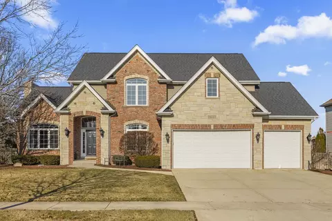 26123 Whispering Woods Cir, Plainfield, IL 60585