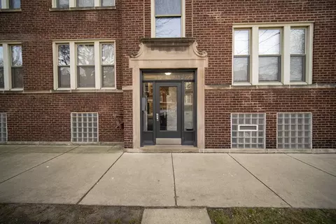 2009 W Warner Ave #1, Chicago, IL 60618