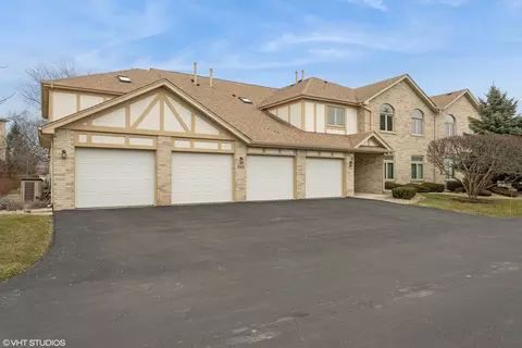 18431 Pine Cone Dr #4, Tinley Park, IL 60477
