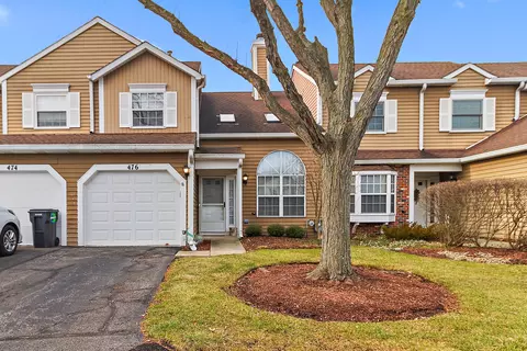 476 Ascot Ln, Streamwood, IL 60107