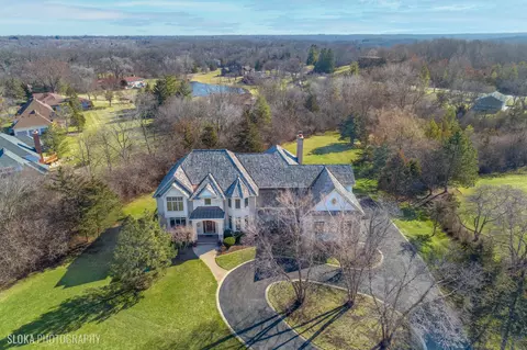 70 Arboretum Ct, North Barrington, IL 60010