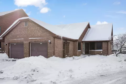 35 Terrace Ln #A, Lake Zurich, IL 60047