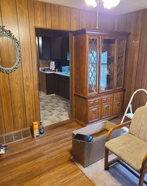 905 Walton Rd, Dixon, IL 61021 photo 4