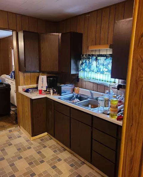 905 Walton Rd, Dixon, IL 61021 photo 2