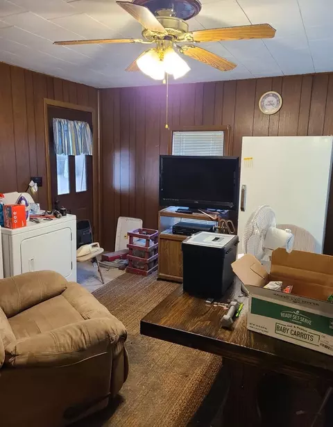 905 Walton Rd, Dixon, IL 61021 photo 7