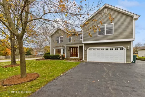 33480 Almond Rd, Grayslake, IL 60030