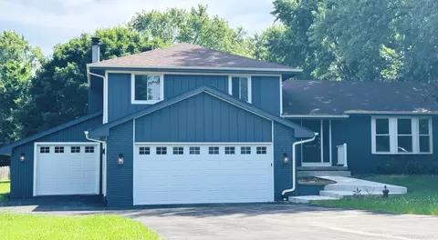 38 W141 Pollitt Dr, Elgin, IL 60124 photo 1