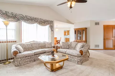 21209 Silktree Cir, Plainfield, IL 60544 photo 7