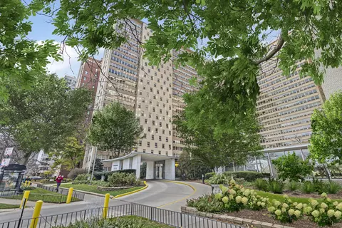 3950 N Lake Shore Dr #809B, Chicago, IL 60613