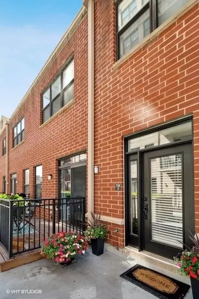 1529 S State St #TH3, Chicago, IL 60605